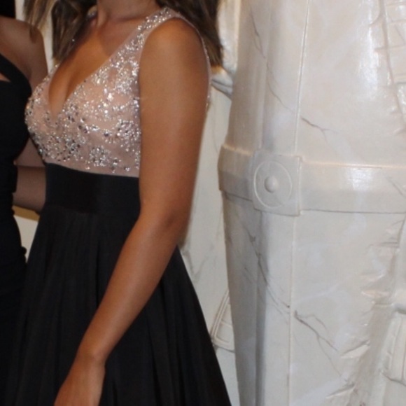 Betsy & Adam Size 2 Black and Mesh Crystal Top Long Dress - Picture 7 of 7